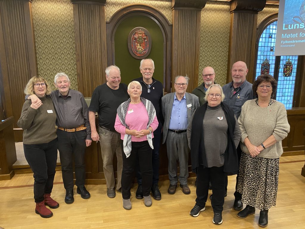 SV-medlemmer som har fått pin. Foto.